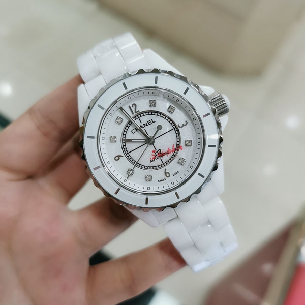 シャネル時計正面デザイン